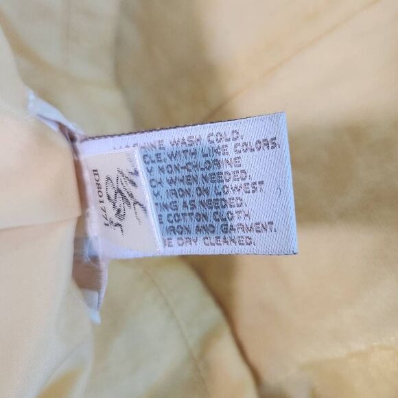 Chico's Yellow Blazer with Crinkle Fabric and Sheen Size Medium Yellow Blazer - Picture 8 of 9